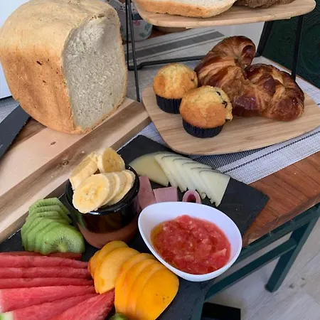 Bed and Breakfast Moana Iznájar